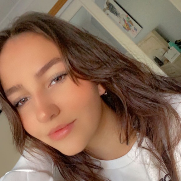 Meet your Posher, Elizabeth - Picture 1 of 1